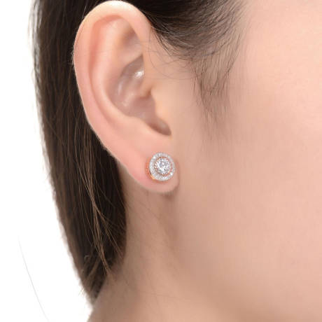 Boucles d'oreilles à tige halo rondes avec zircone cubique transparente