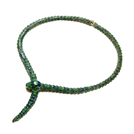 Rachel Glauber 14k plaqué or jaune avec zircone cubique émeraude bleu et vert émail serpent enroulé collier rigide serpent