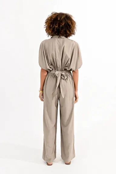 MOLLY BRACKEN - Chic Collar Jumpsuit