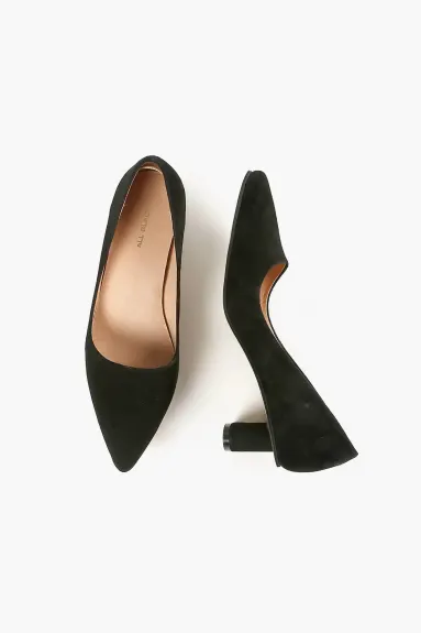 ALL BLACK - Oval Kitten Pump