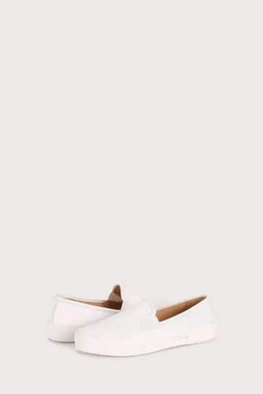 Frye Mia Slip On dans Chaussures/plates en Blanc