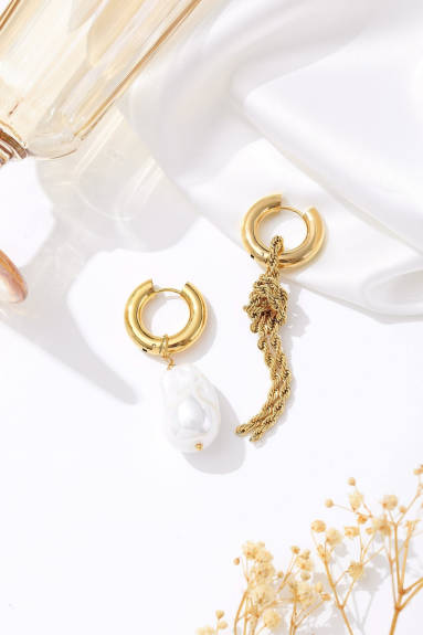 Classicharms-Unique Asymmetrical Gold Rope Chain  Baroque Pearl Drop Earrings