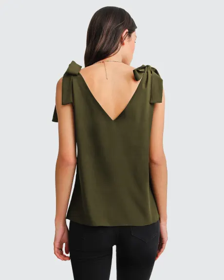 Belle & Bloom Feel For You V Neck Top