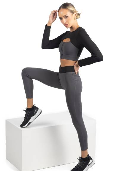 Akalia Alisha Color Block Activewear Long Sleeve Top in Black