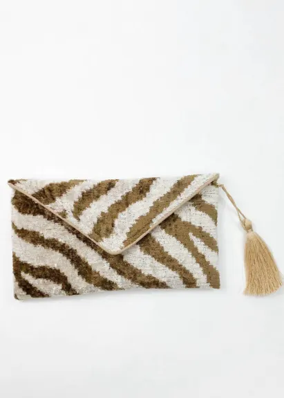 WOLF & WILLA - Medium Envelope Silk Velvet Clutch