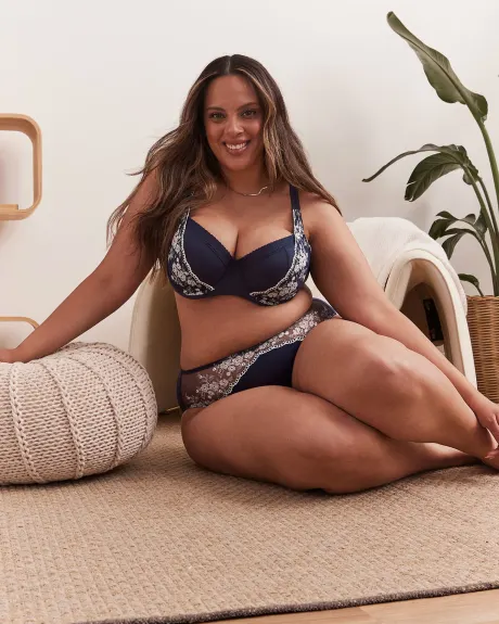 Culotte échancrée bleue avec dentelle brodée et arrière en mesh - Déesse Collection