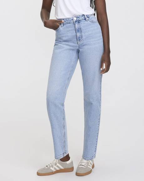 Jean à jambe fuselée et taille haute - Le Mom Jeans