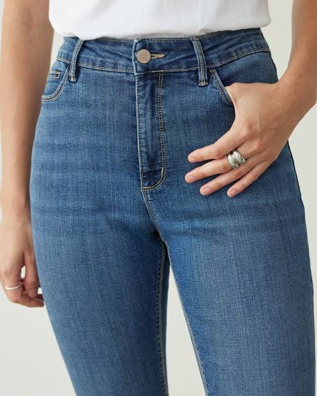 Skinny-Leg High-Rise Jean - The Signature (R)