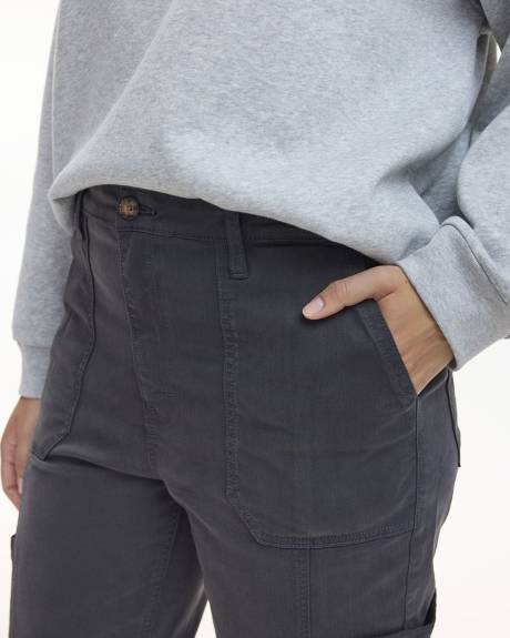 Pantalon cargo à taille haute et jambe fuselée avec grandes poches