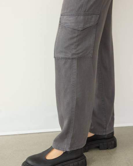 Pantalon cargo à jambe droite et taille haute