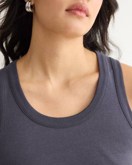 Tank wih Scoop Neckline