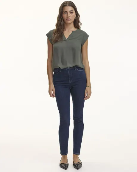 Skinny-Leg High-Rise Jean - The Signature (R)