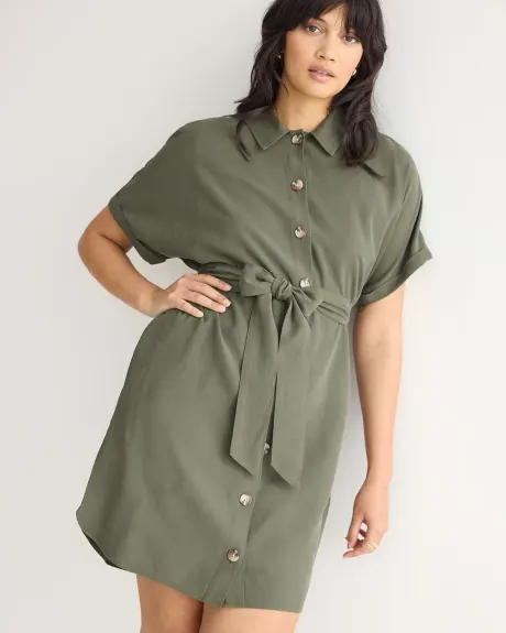 Short-Sleeve Buttoned-Down Shift Dress