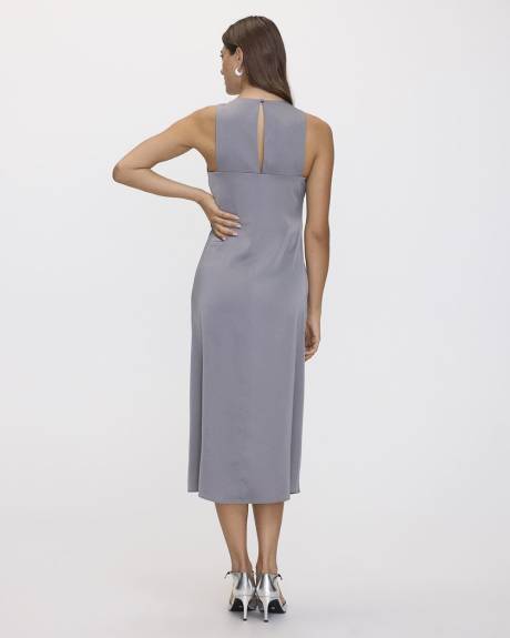 Robe midi satinée sans manches à col rond