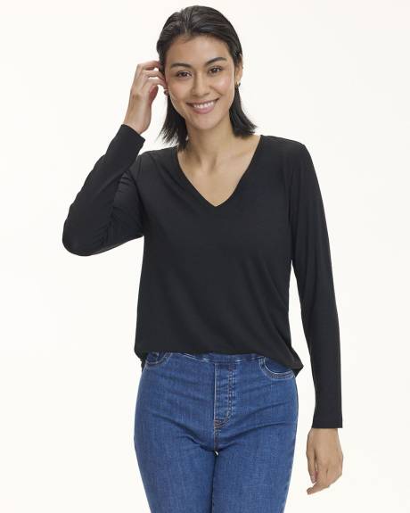 Long-Sleeve V-Neck Tee - R Essentials