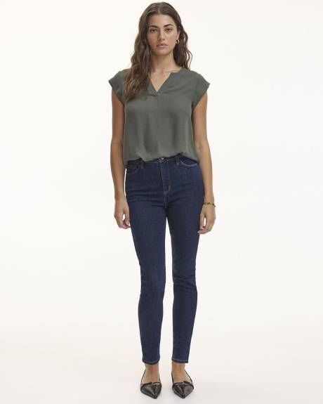 Skinny-Leg High-Rise Jean - The Signature (R)