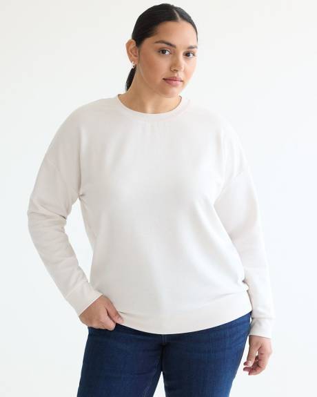 Long-Sleeve Crew-Neck Sweatshirt - R Essentials