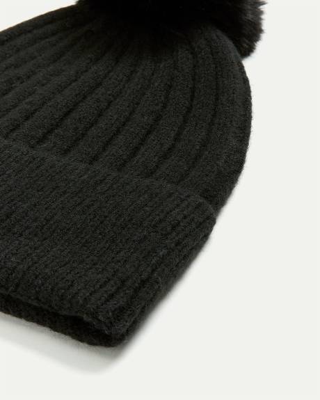 Ribbed Beanie with Pompom