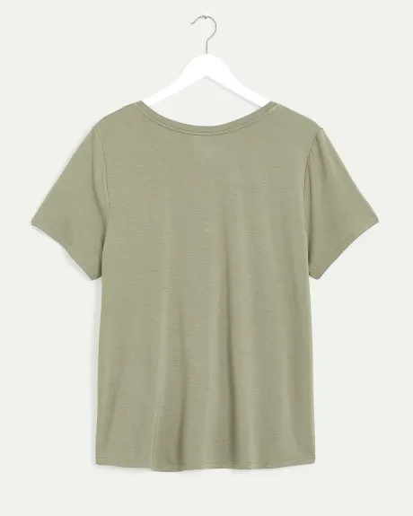 Short-Sleeve V-Neck Tee, R Essentials