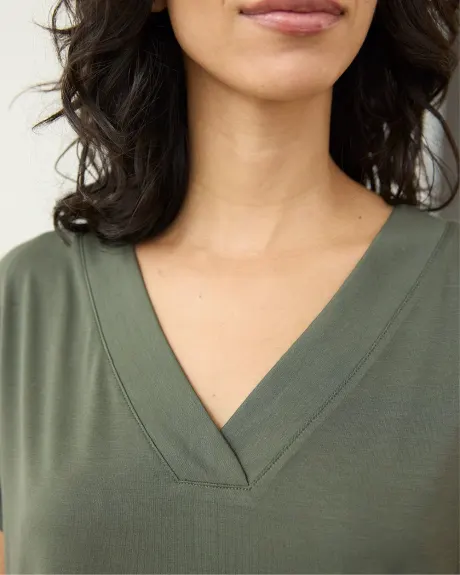 Extended-Sleeve V-Neck Top