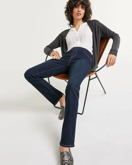 Straight Leg Jeans - The Comfort