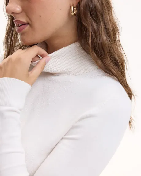 Long-Sleeve Turtleneck Tee - R Essentials