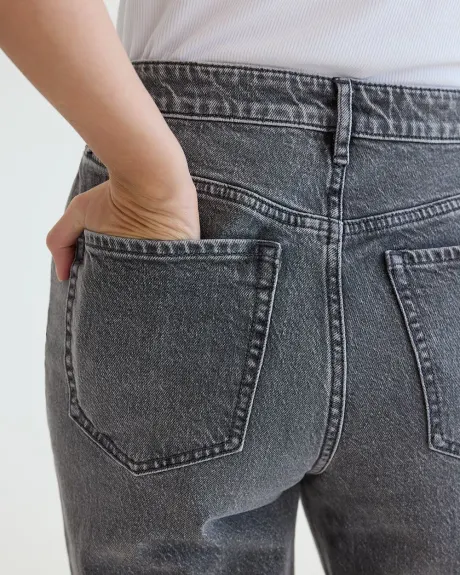 Jean à jambe fuselée et taille haute - Le Mom Jeans