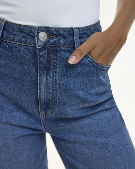 Jean à jambe fuselée et taille haute - Le Mom Jeans - Petite