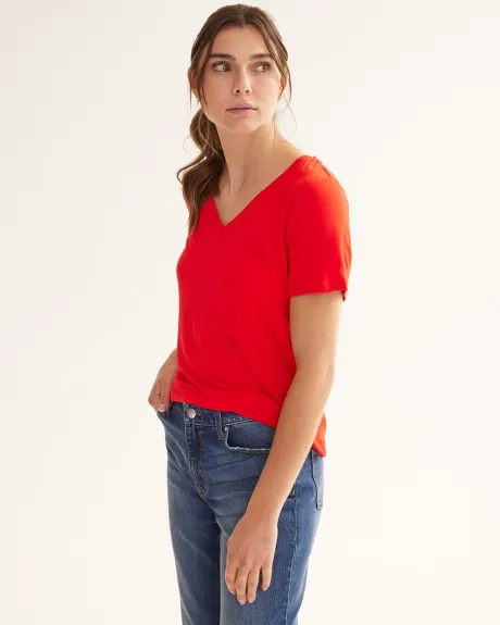 Short-Sleeve V-Neck Tee, R Essentials