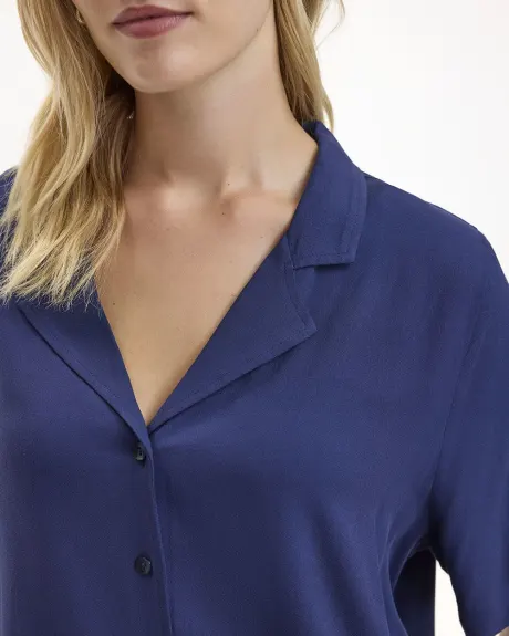 Short-Sleeve Buttoned-Down Blouse with Camp Collar