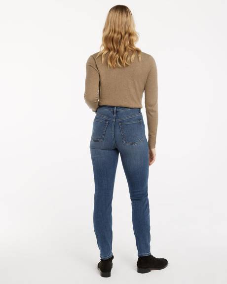 High-Rise Medium Wash Jean with Skinny Leg - The Signature (R)