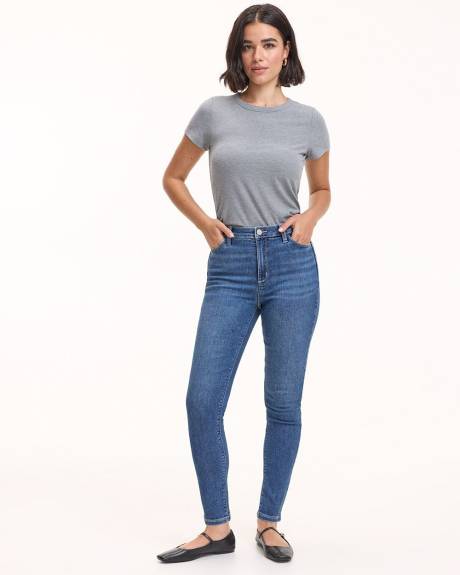 Skinny-Leg High-Rise Jean - The Signature (R)