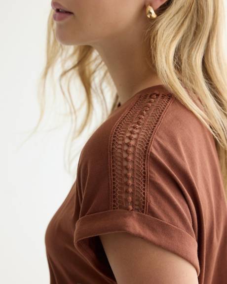 Extended-Sleeve Crew-Neck Tee with Crochet Details