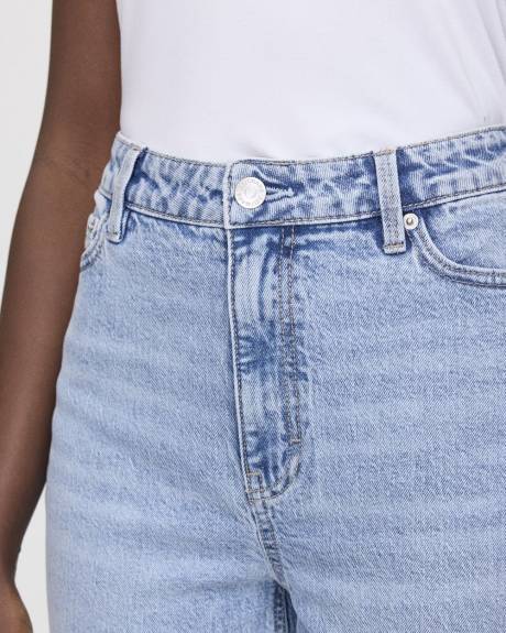 Jean à jambe fuselée et taille haute - Le Mom Jeans