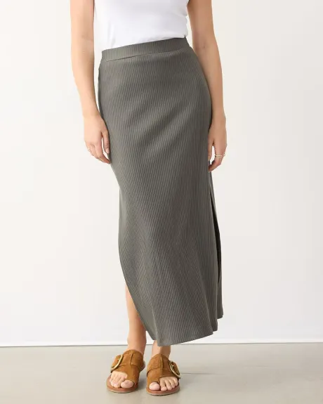 Pull-On Ribbed Maxi Skirt with Side Slit