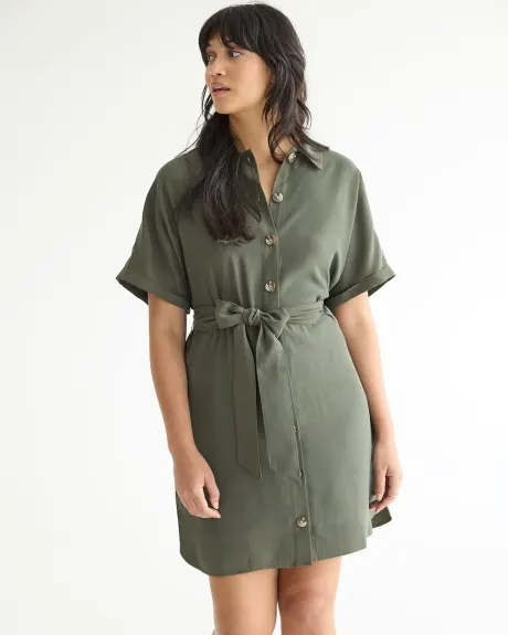 Short-Sleeve Buttoned-Down Shift Dress