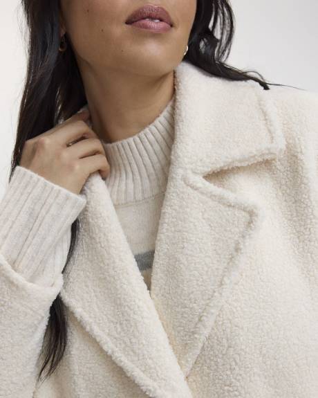 Manteau en sherpa à boutonnage