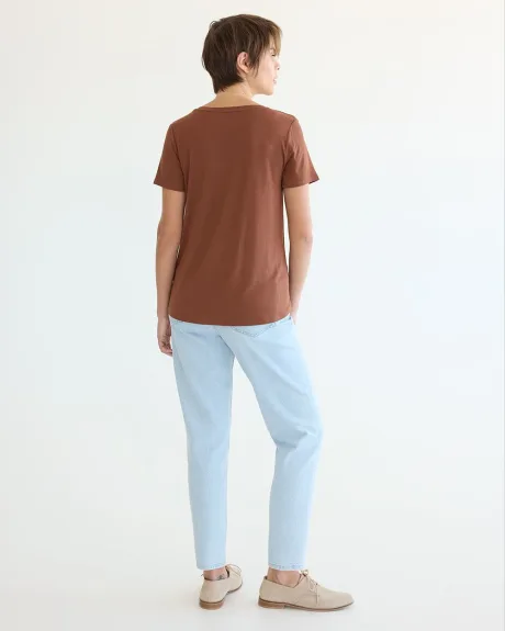 Short-Sleeve V-Neck Tee - R Essentials