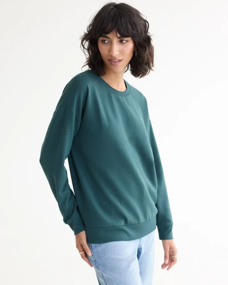 Long-Sleeve Crew-Neck Sweatshirt - R Essentials