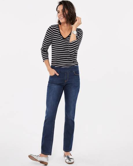 Straight Leg Jeans - The Comfort