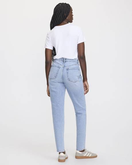 Jean à jambe fuselée et taille haute - Le Mom Jeans