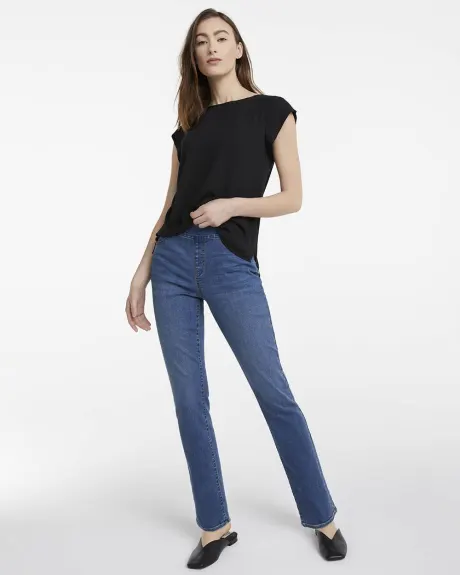 Straight-Leg Mid-Rise Jean - The Comfort