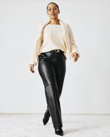 Pantalon à taille haute et jambe droite en faux cuir