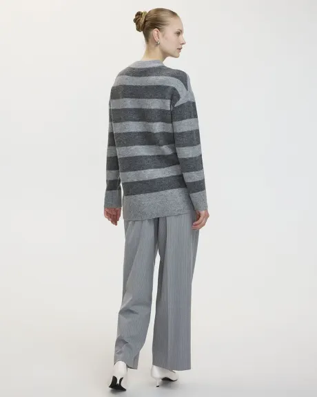 Long-Sleeve Crew-Neck Loose Sweater