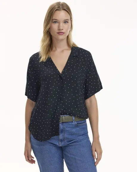 Short-Sleeve Buttoned-Down Blouse with Camp Collar