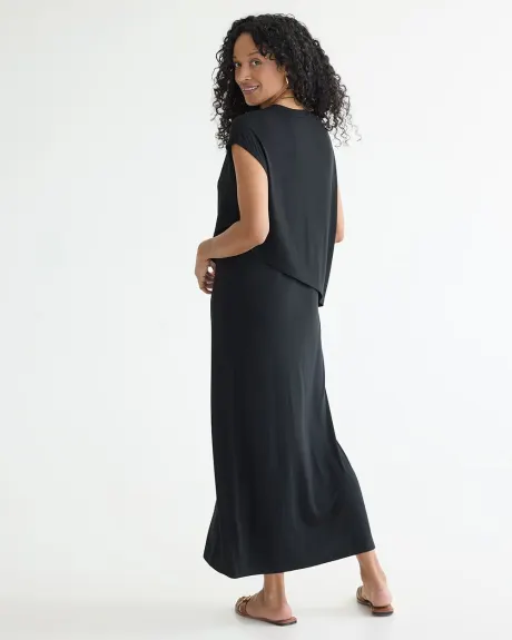 Extended-Sleeve Crew-Neck Midi Dress with Knot Detail