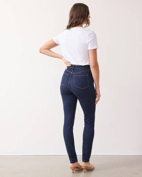 Skinny-Leg High-Rise Jean - The Signature (R) - Curvy Fit