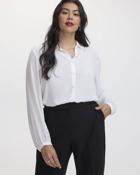 Blouse boutonnée à manches longues avec détail au col