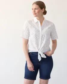 Blouse à oeillets à manches courtes et col chemisier