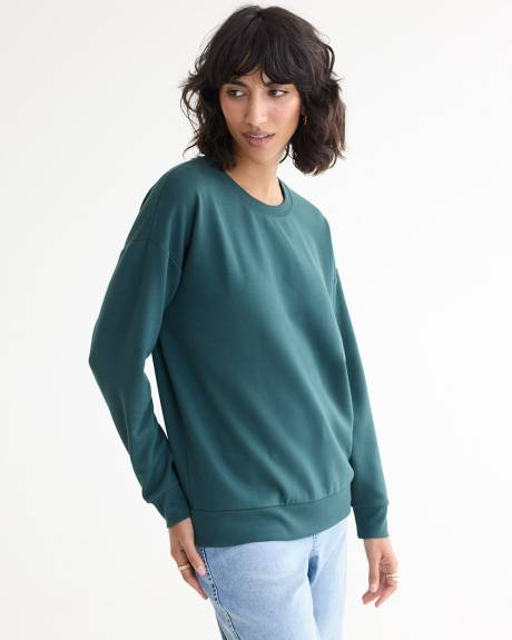 Long-Sleeve Crew-Neck Sweatshirt - R Essentials